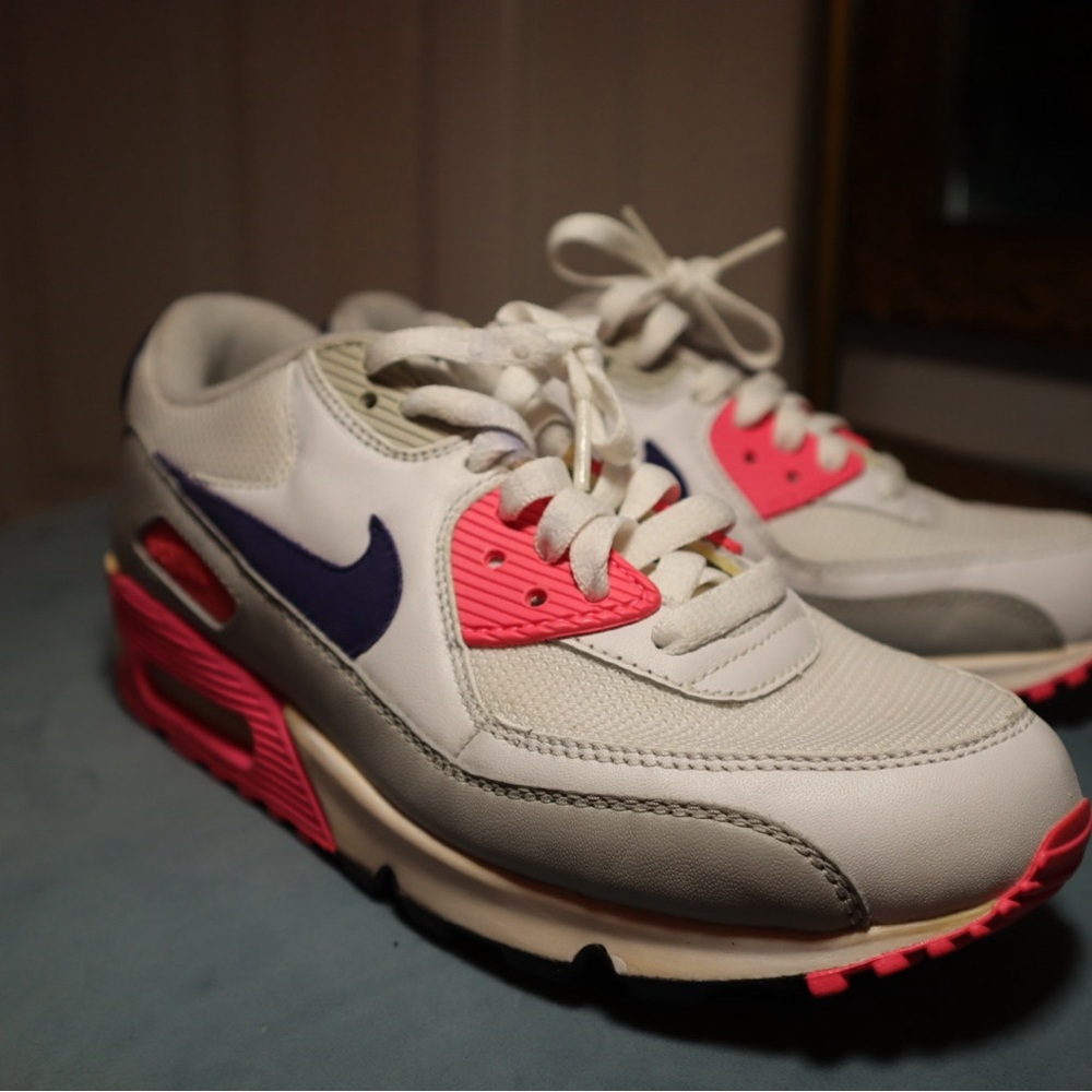 Nike Women's Sneakers - White, Pink, and Blue